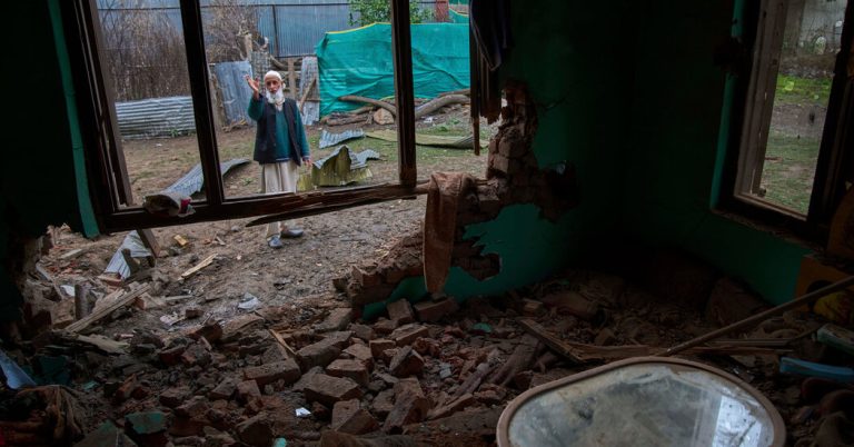 A Night in Kashmir, Caught Between India and Pakistan’s Fight